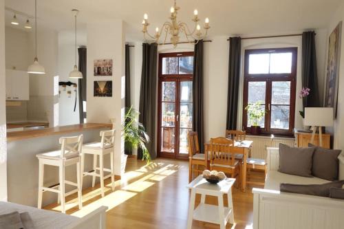 Outer Neustadt Apartment | Cozy Studio with Sunny Balcony in Neustadt's It-District