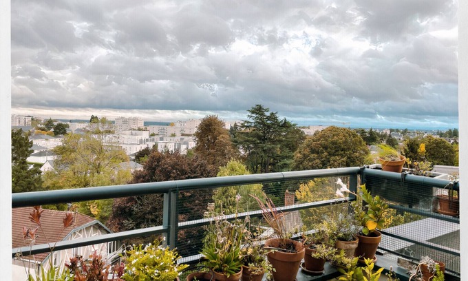 Tours Apartment | Charming Studio with Panoramic Terrace & Pet-Friendly Amenities