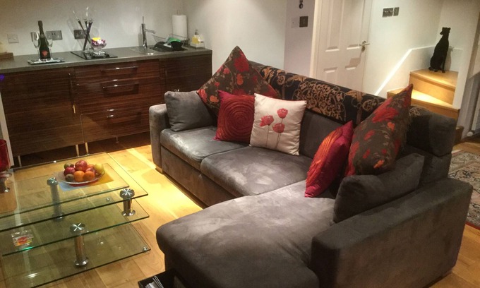 Paddington Apartment | Stylish Historic Mews Flat Near Hyde Park with Free WiFi