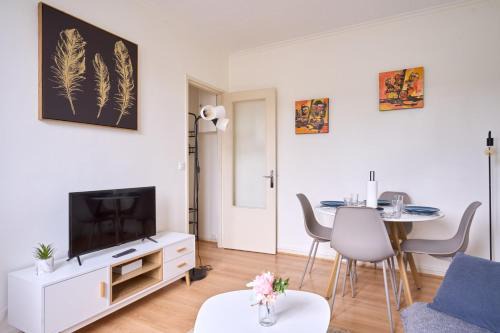 Le Blanc-Mesnil Apartment | Cozy Stay Near Stade de France & Air and Space Museum