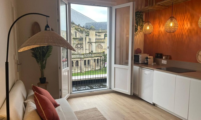 Downtown Le Havre Apartment | Cosy T2, Notre-Dame church view, downtown, new
