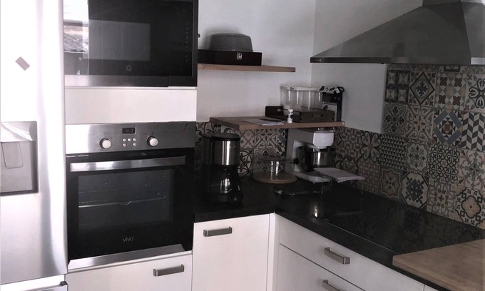 Chalons-en-Champagne Apartment | Cozy T3 Near Station: Family and Pet-Friendly Retreat