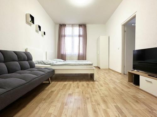 Rechklinghausen Sud Apartment | Comfortable Three-Room Apartment with Family-Friendly Amenities