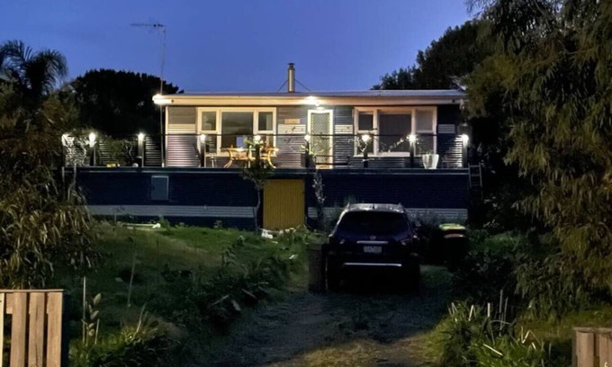 Venus Bay House | Inviting Tin Shack - Venus Bay: Pet & Child Friendly Stay