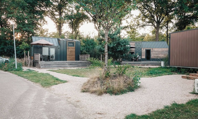Nieuw Heeten House | Cosy Tiny House for 2 guests with sleeping loft, skylight and veranda in the Sallandse Heuvelrug.