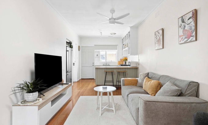Geelong West House | Cosy Townhouse in the Heart of Geelong West