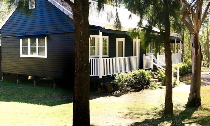 Pokolbin Cottage | Inviting Two-Bedroom Cottage with Spa in Pokolbin