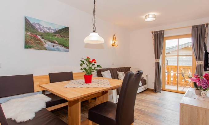 Lofer Apartment | Cozy Getaway Near Ski Lift with Essential Amenities