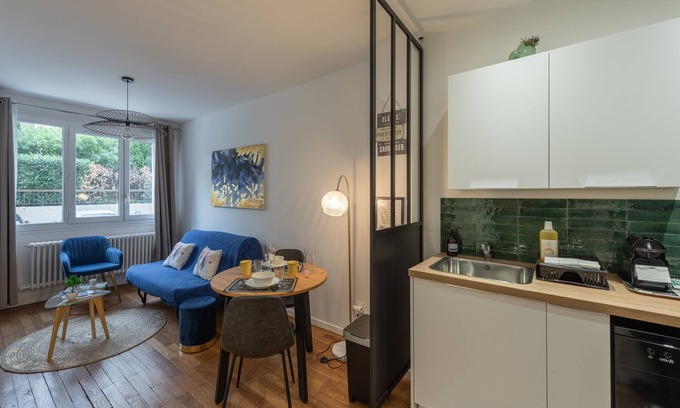 6th Arrondissement Apartment | Charming Vendôme: Steps from Parc de la Tête d'Or