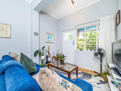 Rosebank Apartment | Charming Victorian Full Apartment - Family Friendly Stay