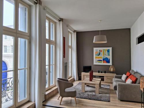 Rochefort Apartment | Tranquil Zen Apartment in the Heart of the City