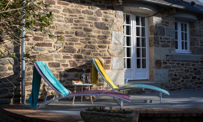 Lanvallay House | Inviting Coté Rance Country House with Ocean Views
