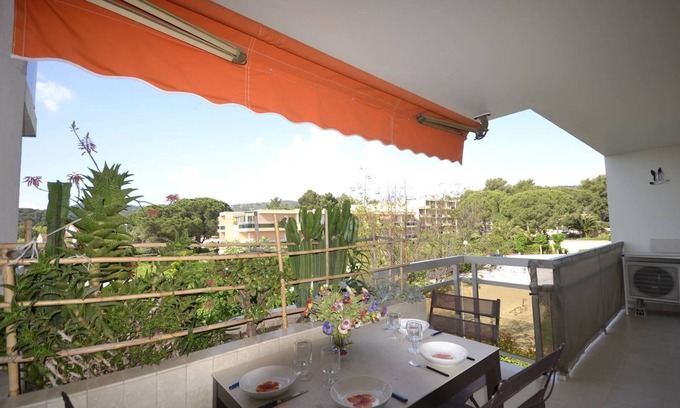 La Faviere Apartment | Oceanfront Cote D'Azur Apartment with Spectacular Views