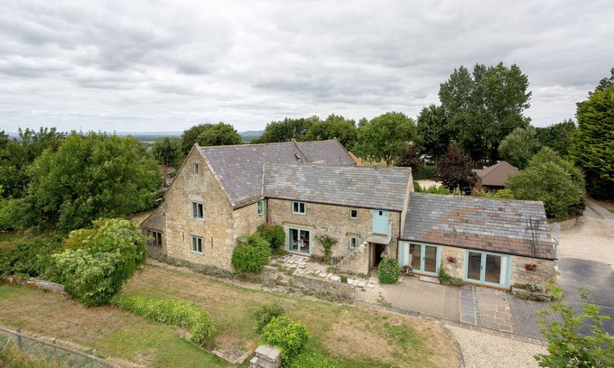 Chipping Sodbury House | Idyllic Cotswolds Barn Apartment - Guest Rated 9.8/10