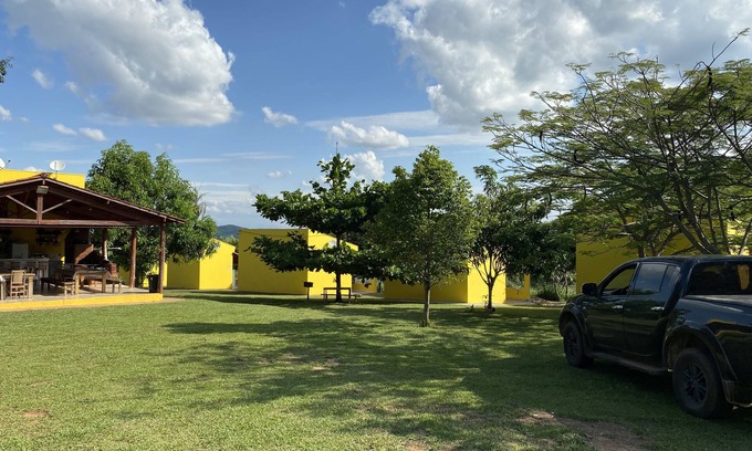Sao Joao Batista do Gloria Ski Chalet | Chalets Praia Vermelha 07: Pet-Friendly, Family Getaway