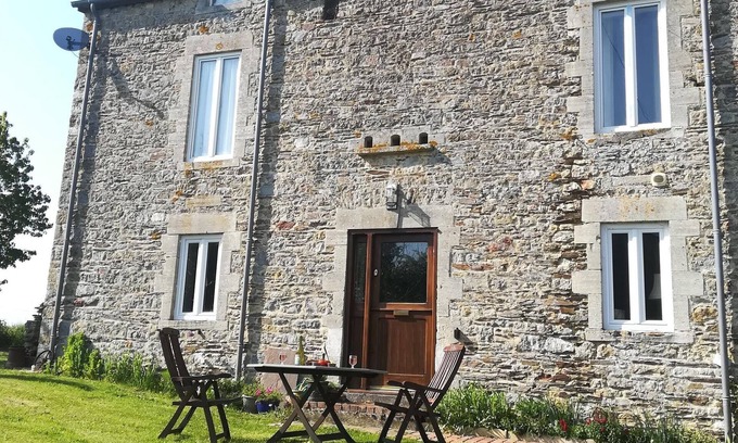 Sainte-Marguerite-d'Elle House | Cottage in Sainte-Marguerite-d'Elle with garden