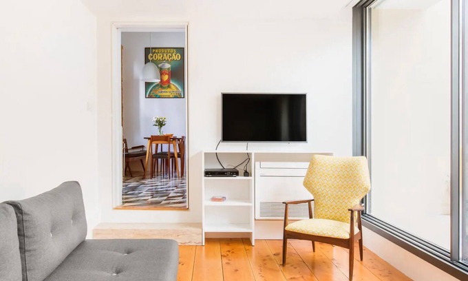 Alfama Apartment | Top-Rated Cottage 10D with Kitchen & Breakfast Included