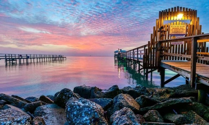 Fulton House | Pet-Friendly Cottage 11 at D&R Pelican Bay Resort