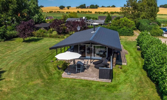 Stege Cottage | Renovated Beach Cottage for 6 with Ocean View & Pool