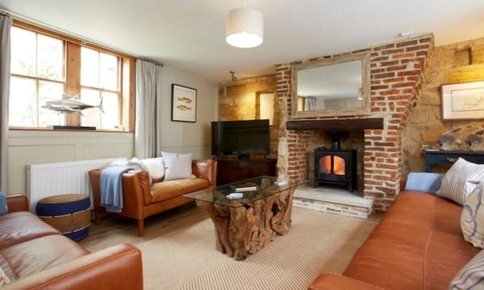 Whitby Cottage | Beachside Cottage with Patio, Parking & Ocean View