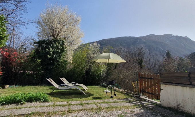Castellane House | Perfect Retreat for 2 to 6 near Gorges du Verdon, Castellane