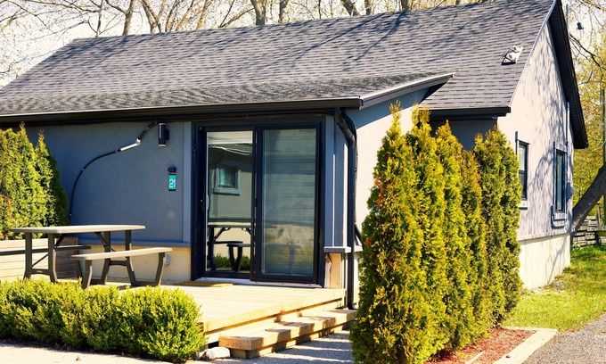 Wainfleet Cottage | Charming Cottage 21: Bungalow with Pool Steps from the Lake