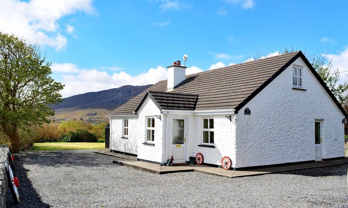 Tully Cottage | Renvyle Cottage 339: Oceanfront Bliss for 9 Guests
