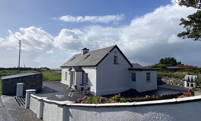 Carna Cottage | Cozy Cottage 397 in Carna with Ocean View & Family-Friendly