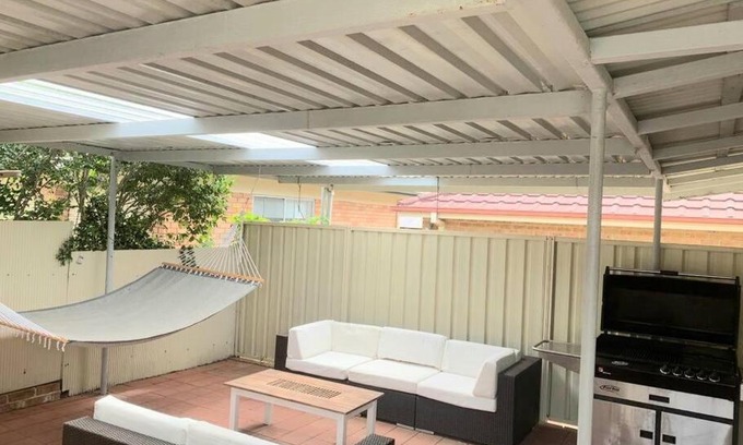 Nelson Bay Apartment | Pet-Friendly Cottage Steps from CBD and Marina with Wifi