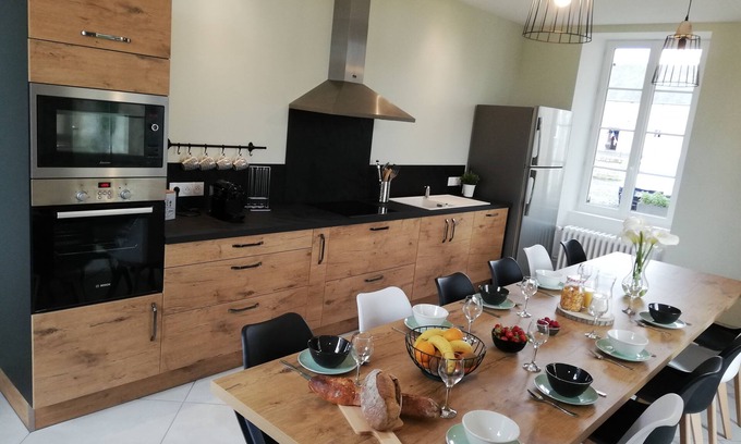 Formigny House | Relaxing Cottage for 4-12 Near Omaha Beach with Spa