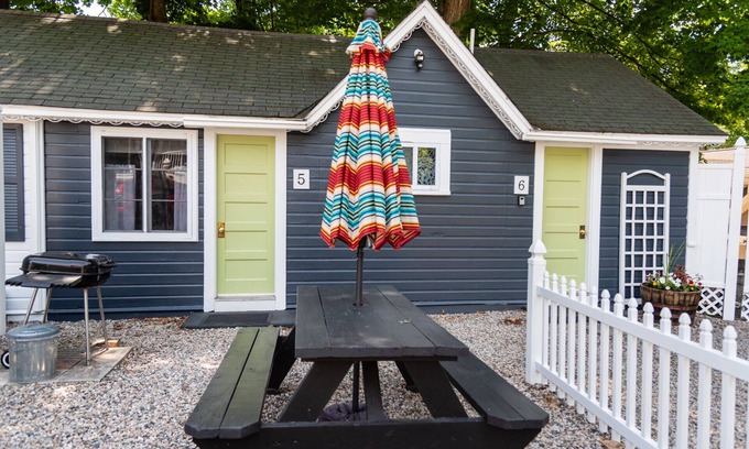 Wolfeboro Cottage | Pet-Friendly Cottage with Ocean View and Spa Amenities