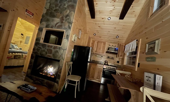 Old Forge Cottage | Waterfront 2-Bedroom Cottage at The Lakes, Old Forge