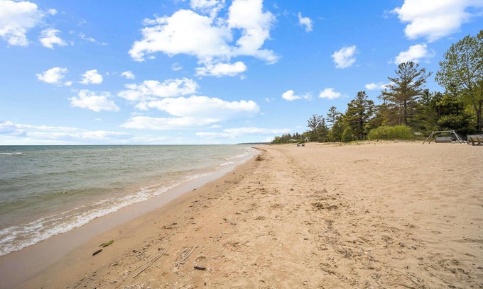 Greenbush Apartment | Cottage 6 - 4BR Lakefront Escape | Perfect for Groups!