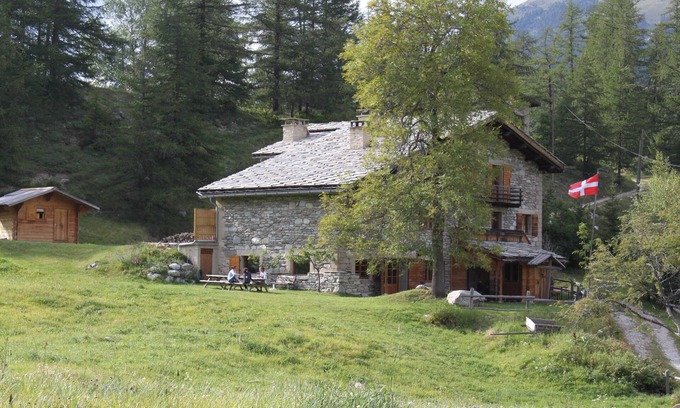Bramans Ski Chalet | Experience Chalet de La Tourna: Perfect for Hiking Adventures