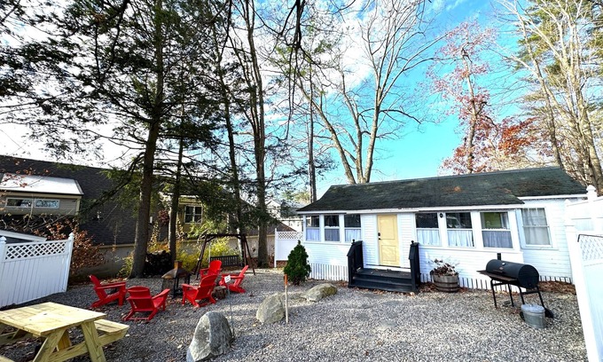 Wolfeboro Cottage | Cozy Cottage 8-9: Year-Round Retreat with Pet-Friendly Perks