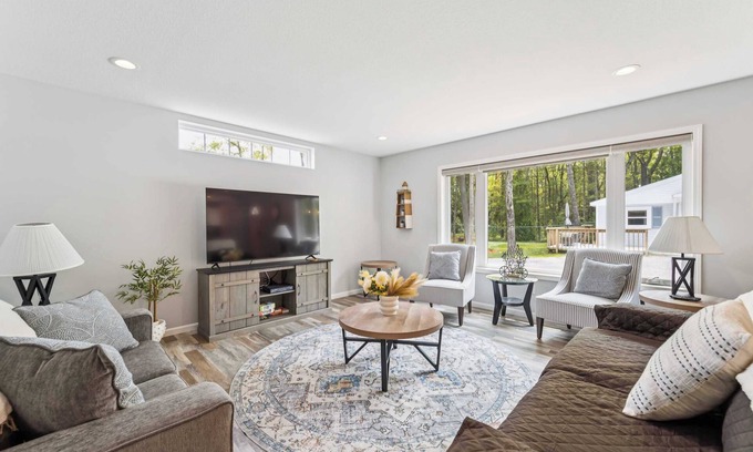 Greenbush Apartment | Cottage 9 - 3BR Lake Retreat | Stunning Views