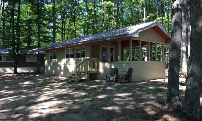 Empire RV Rental | Cozy Cottage 9 with Oceanfront Views & Pool Access