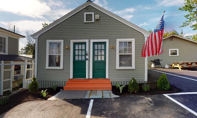 Weirs Beach Cabin | Unforgettable Cottage 9: Lake View, Breakfast & Kitchen