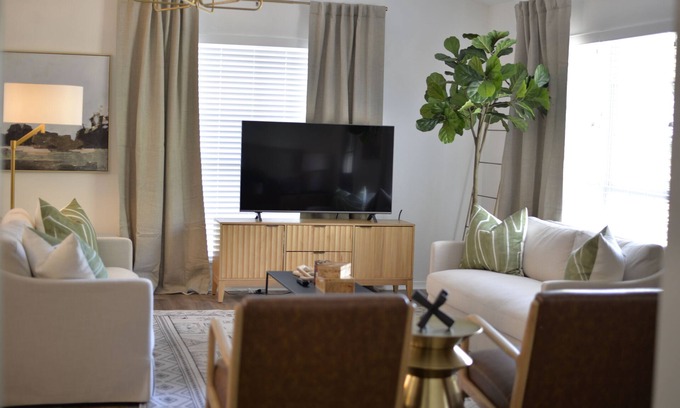 Marshall House | Family-Friendly Cottage at The Creek - Guest Rated 10/10