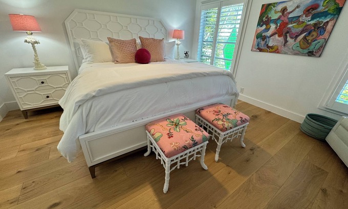 Old Naples Cottage | Beachside Cottage B: Ideal Location with Spa & Hot Tub