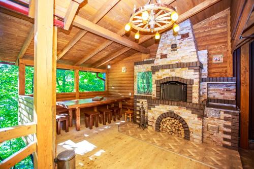 Yaremche Cabin | Cozy Cottage Berdo: Guest Rated 9.7 with Spa & Dining
