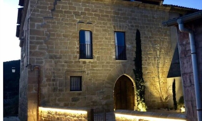 Villalba de Rioja House | Experience the Elegance of Cottage Boutique Palace Condes
