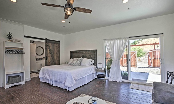 Bradley Apartment | Cozy Cottage by the Lakes with Hot Tub & Spa at Nacimiento