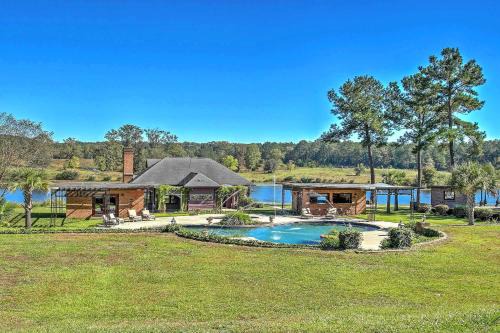 Ridgeway House | Tranquil Cottage by the Pond with Pool and Spa Amenities