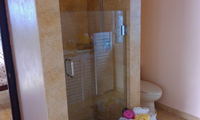 Frederiksted Southeast Cottage | Beachside Retreat: Cottage By The Sea with Kitchen Amenities