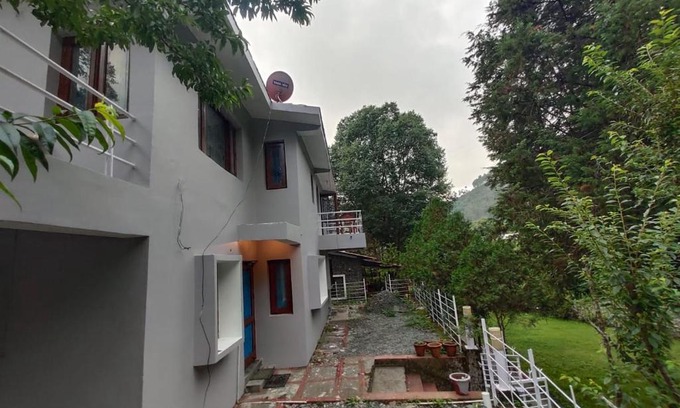 Bhagtpura Apartment | Cozy Cottage By The Woods: Pet and Child Friendly Retreat