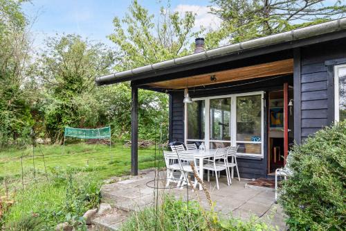 Faarevejle House | Family-Friendly Veddinge Bakker with On-Site Dining
