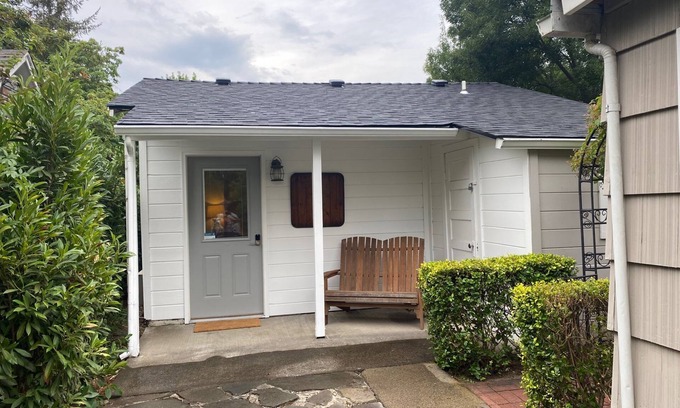 Jacksonville Cottage | Cozy Cottage C with Large Private Patio and Breakfast