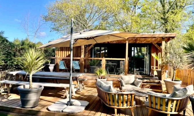 La Teste-de-Buch Other | Cozy Cottage with Oceanfront Views and Pool Amenities