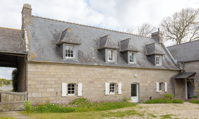 Plobannalec-Lesconil House | Relaxing Cottage 'Ferme Kerlan' with Private Garden & Ocean View